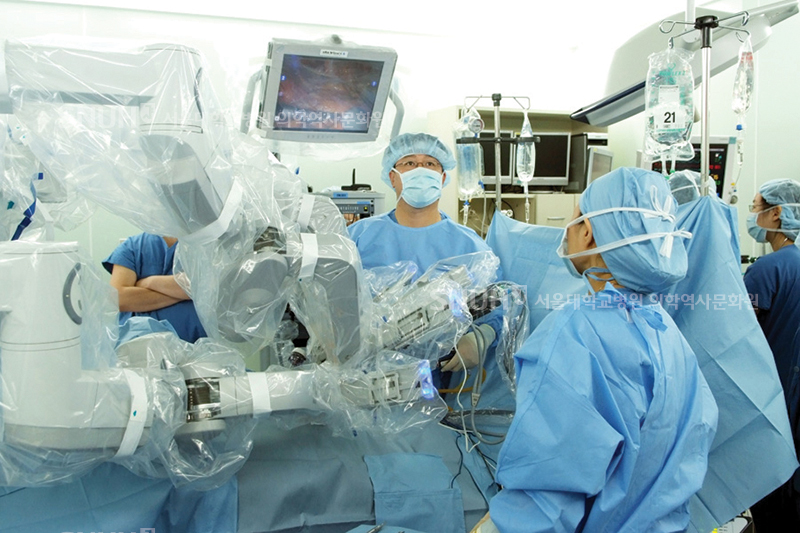 [2007년] 국립병원 최초 수술로봇 도입