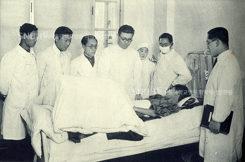 [1932년] 백인제 외과 과장의 회진